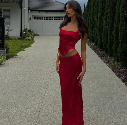 I am Delilah Valerie maxi set in Cherry